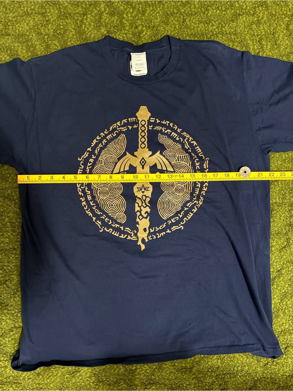Nintendo Official Zelda Master Sword Tshirt - Picture 9 of 9